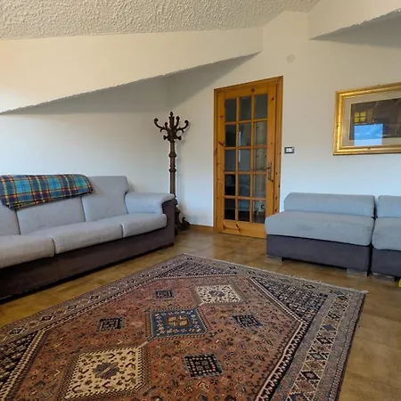 La Mansarda Dei Tre Cipressi 아파트 아오스타