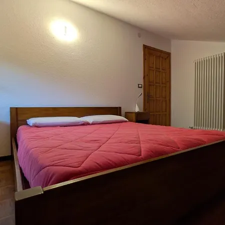 Apartament La Mansarda Dei Tre Cipressi