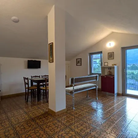 Apartament La Mansarda Dei Tre Cipressi